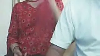 Hot doua cu unul sex cu doua clip sexi tipe excitate într-un club de noapte