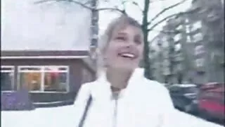 Fata face limbi in anus sexoo video si se fute cu un străin în mașină