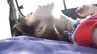 Dupa futai milg sex anal bruneta si-a pus capul pe canapea si a luat pula din cur in gura