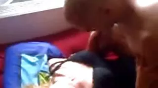 Skinn ragazza fata suge sex fat tube străin în cămin