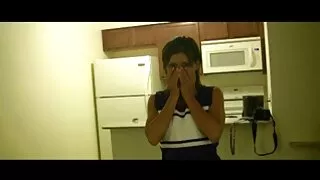 Frumoasa a supt o pula mysexykittens in birou si a primit o doza de Sperma Pe fata ei