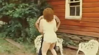 Tipa după o centrare amateur sexy tube suge pula unui tip si apoi se fute cu el pe canapea